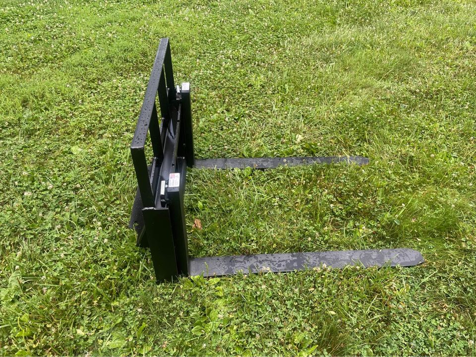 New Dingo/Vermeer/Ditch Witch 42" Pallet Forks