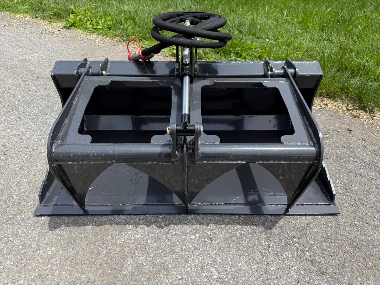 New 44" Wolverine Mini Skid Steer Grapple Bucket