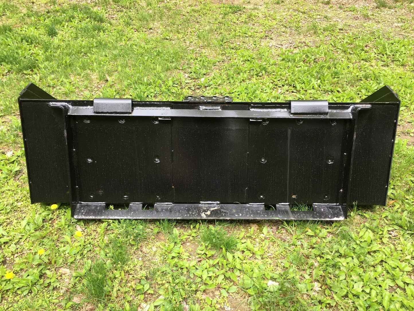 Heavy Duty Skid Steer/Tractor Smooth Buckets