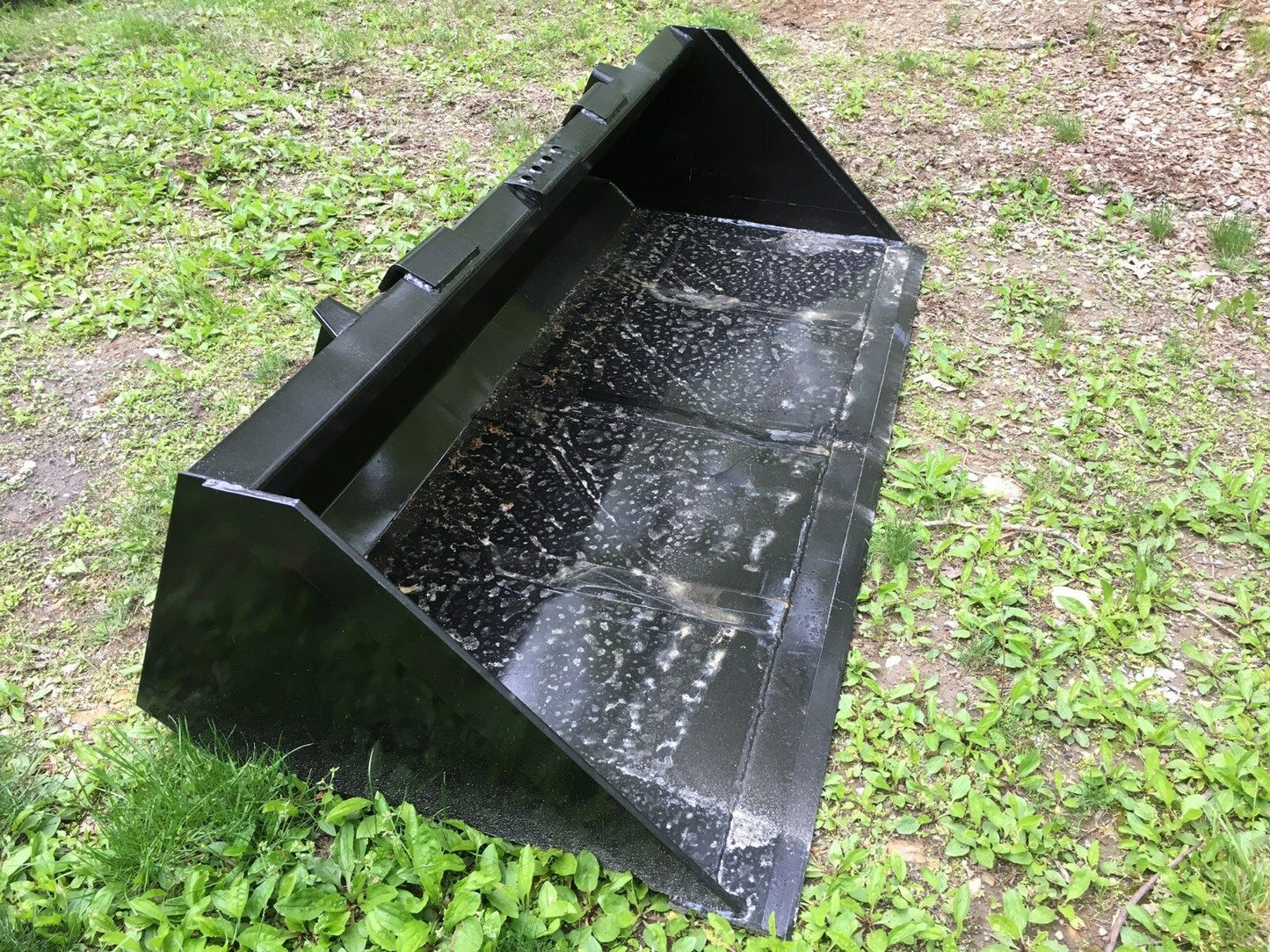 Heavy Duty Skid Steer/Tractor Smooth Buckets