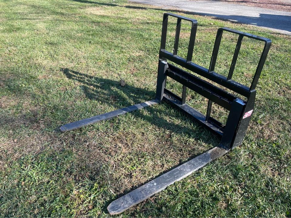 USA Made 4200 LB Capacity Skid Steer Pallet Forks Walk-Through Design 48" Tines